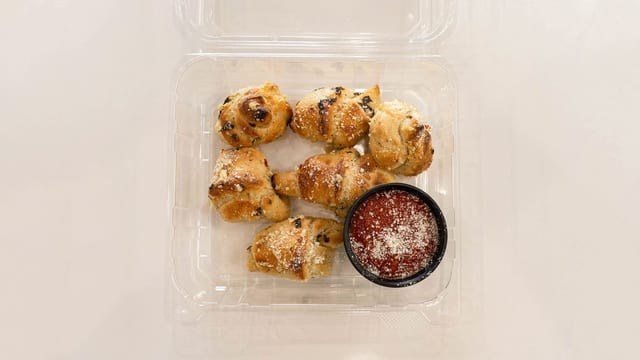 Garlic Knots.